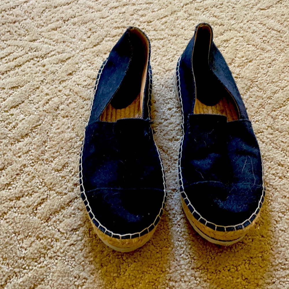 Slight platform shoes